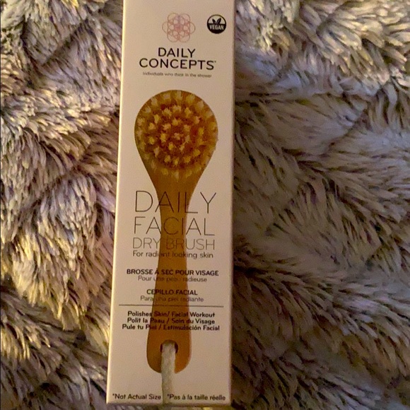 Daily facial dry brush